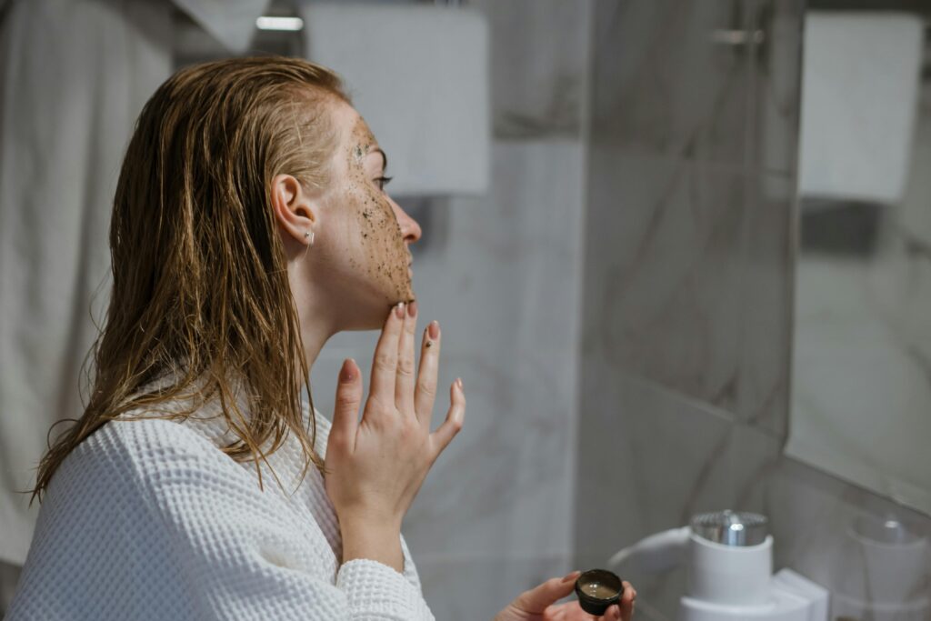 Natural ingredients in shimmer body scrub with coffee