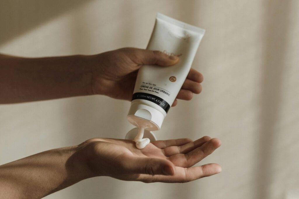 Can we use moisturizer in summer – skincare benefits and hydration tips